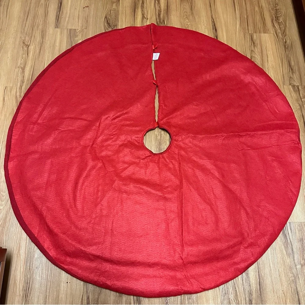 48-inch Red Cable Knit Tree Skirt